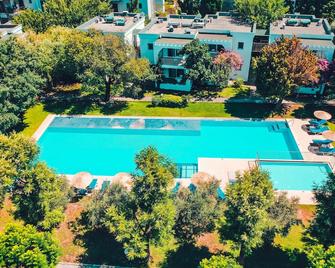 Muskebi Apart Otel - Ortakent-Yahşi - Pool