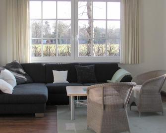 Beautiful feel-good holiday in the countryside between the North Sea and Culture - Westerstede - Wohnzimmer