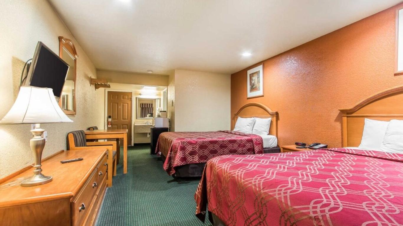 Woodridge Inn and Suites
