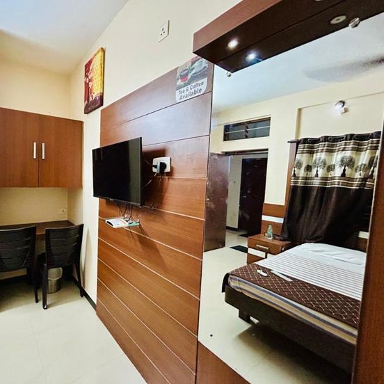 Hotel Jothi image 1
