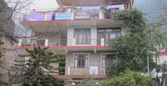 Hotel Vikrant - Manali - Building