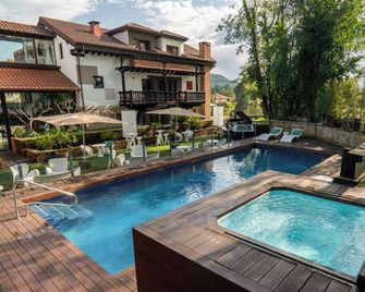 Hotel Cuevas - Adults Only - Santillana del Mar - Uima-allas