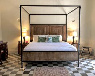 Hacienda Style Friends & Family Oriented Pool Bbq, Netflix, Free Parking, Ac - Mérida - Chambre