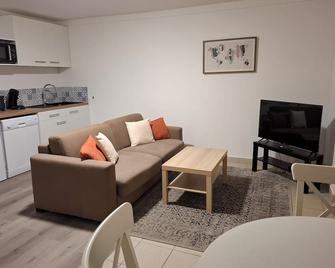 Maison Spacieuse et Confortable 100m2 avec Jardin - Val-de-Reuil - Salon