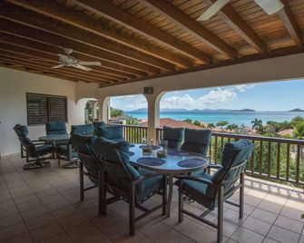 White Sandy Beaches and Ocean View in Tropical Setting. - Virgen Gorda - Balcón