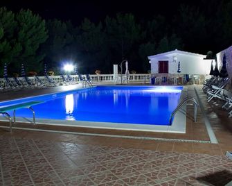 Residence Jolly - Peschici - Piscina