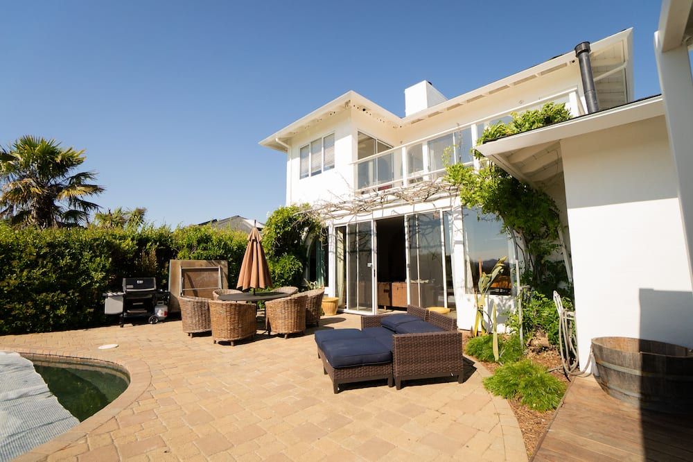 Incredible Waterfront Property, Pool, Boat, Gardens, and More! - Novato - Патіо