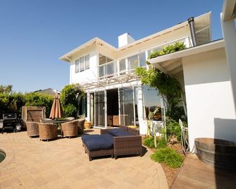 Incredible Waterfront Property, Pool, Boat, Gardens, and More! - Novato - Патіо