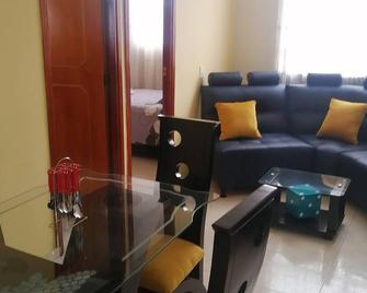 Apartamento a 20 minutos del aeropuerto - Bogotá - Living room