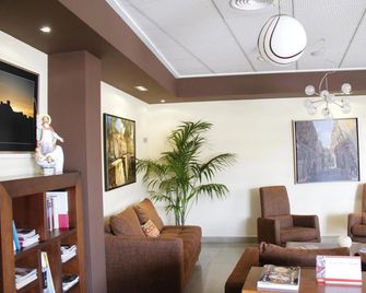 호텔 푸엔테 엘 쿠라 - 삭스 - 라운지