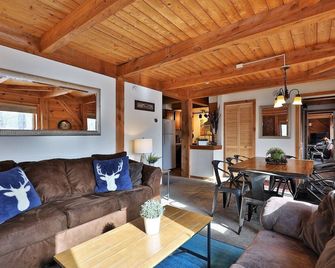 The Killington Cabin - Left Unit of Duplex Home - Great for families - Killington - Living room