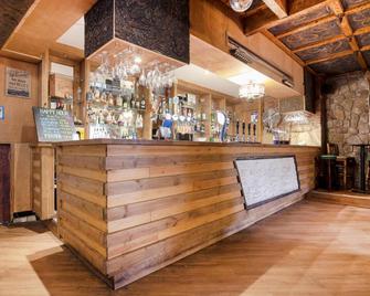 The Bull On The Bridge - Sowerby Bridge - Bar