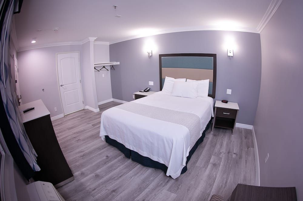 Travelodge Inn & Suites by Wyndham West Covina - West Covina - Ložnice