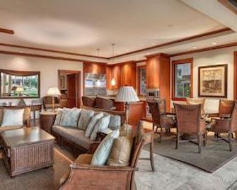 Kohala Coast Vacation Rentals by Outrigger - Waikoloa Village - Lounge