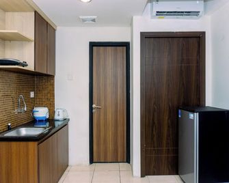 Cozy Stay 2br Annora Living Apartment By Travelio - Tangerang City - Kitchen