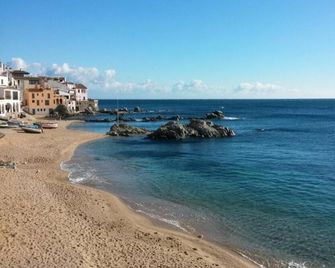 Villa With 4 Bedroom For 7 People - Llafranc - Strand