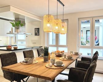 Wohnoase im Herzen der Stadt - Ludwigsburg - Dining room