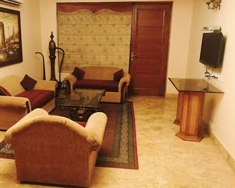 Skylink Suites - New Delhi - Salon