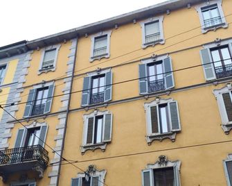 Hotel Arno - Milan - Building