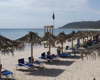 阿巴瑪酒店 - 普拉塔港 - 普拉(薩丁島) - 海灘