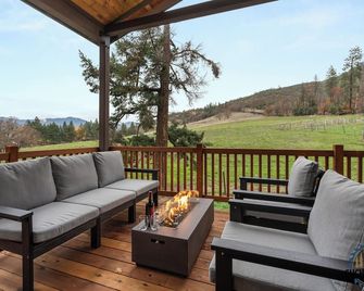 Luxury 2- Bedroom Farmhouse at Private Ranch By Vineyards & Lake - Jacksonville - Balkon