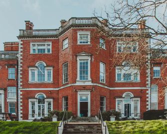 De Vere Theobalds Estate - Cheshunt - Building