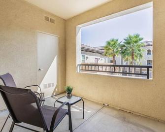 Luxury Suite King Bed Wi-Fi Pool Gym ✦ 55\' Smart Tvs Full Kitchen - Camarillo - Balcony