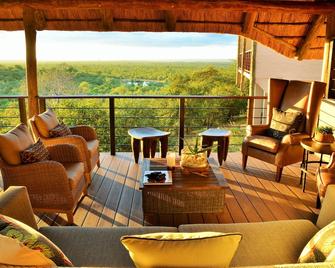 Victoria Falls Safari Club - Victoria Falls - Balkon