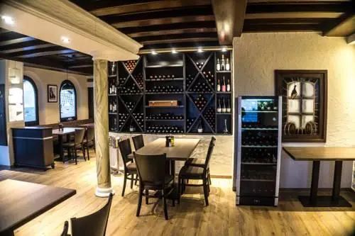 Hotel-Restaurant Alpha - פרידריכסהאפן - בר