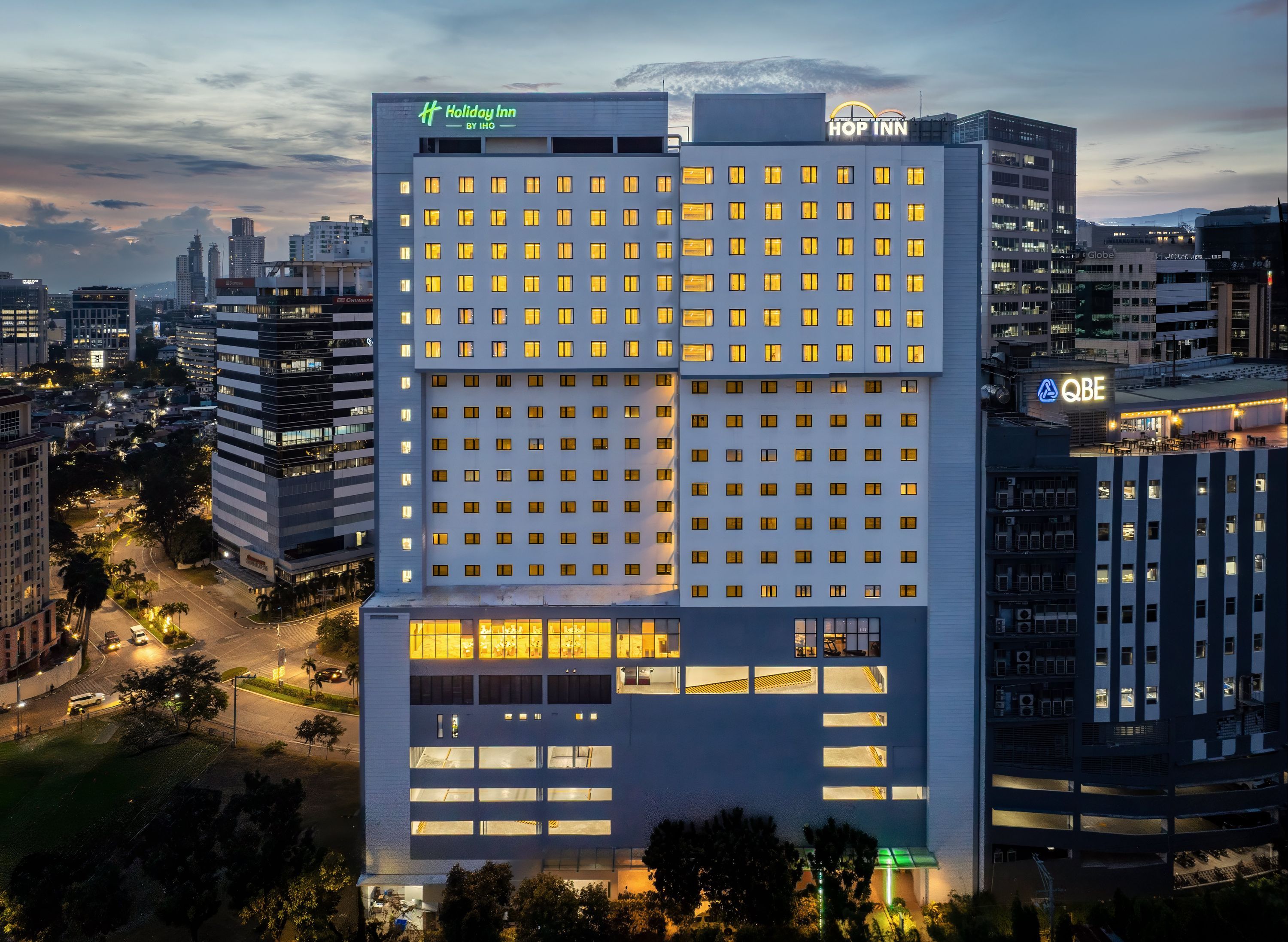 Holiday Inn Cebu City By IHG - Cebu City - Building