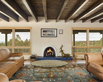 Topaz Mountain - Santa Fe - Living room