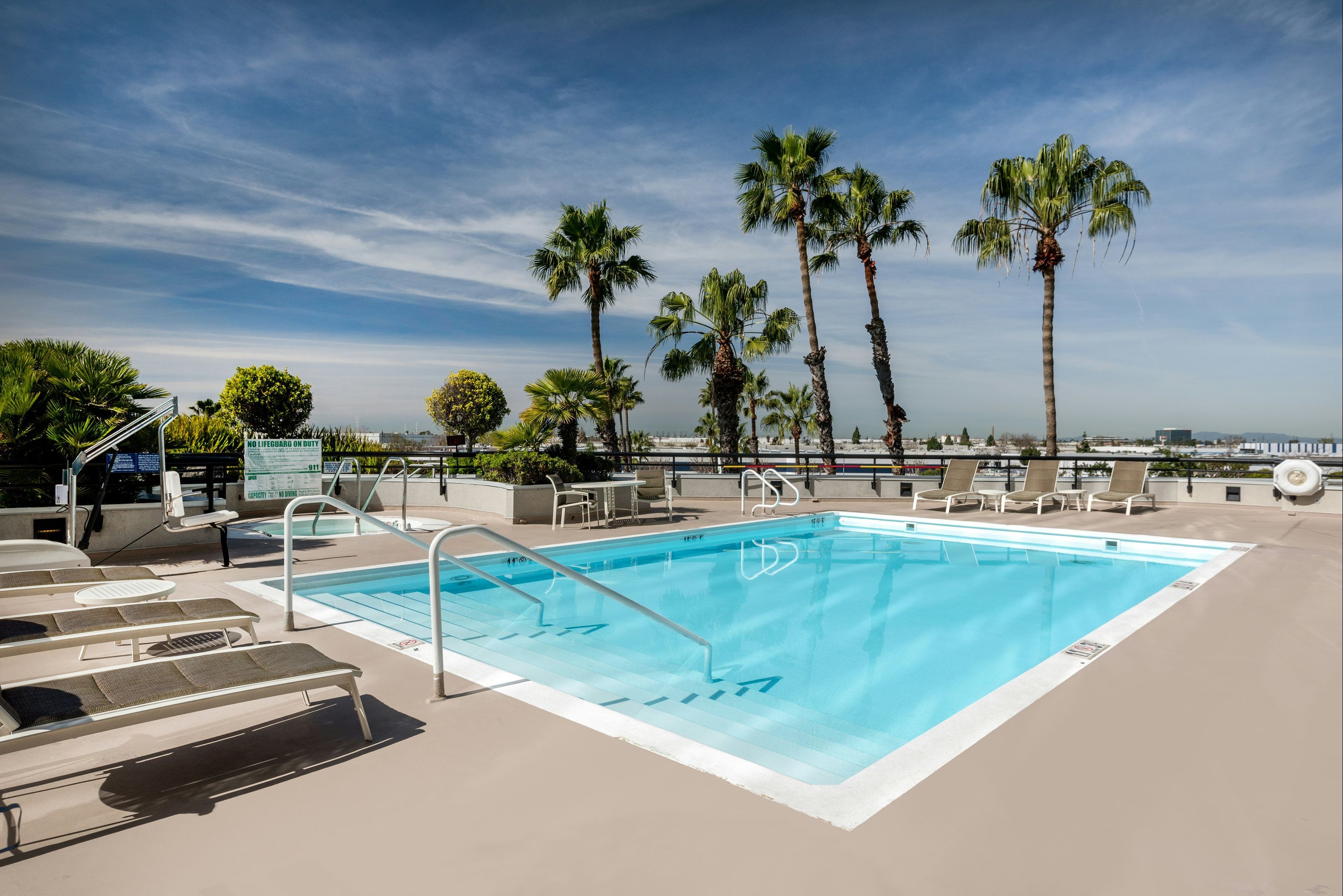 Holiday Inn Los Angeles Gateway - Torrance By IHG - טוראנס - בריכה
