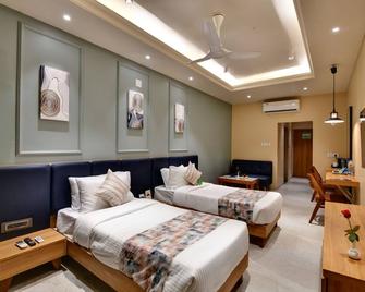 Click Hotel Royal Pearl, Galenda, Dahej - Dahej - Bedroom