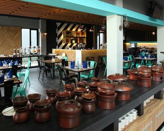 Fitra Hotel Majalengka - Majalengka - Bar
