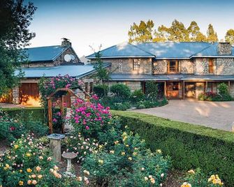 The Farside Country Manor - Nottingham Road - Gebouw