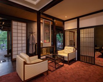 سانسو تينسوي - هيتا - غرفة معيشة