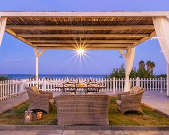 Beach Front Villas - Noto - Patio