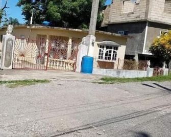 Boothe's Palace - Oracabessa