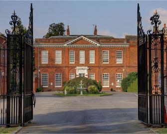 OYO Baylis House Hotel - Slough - Bina