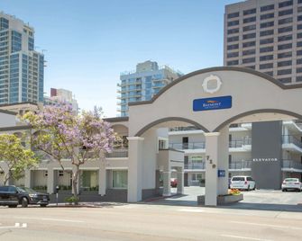 Baymont by Wyndham San Diego Downtown - San Diego - Building
