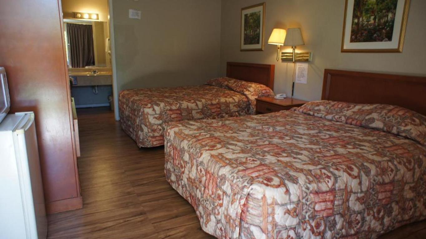 Executive Inn & Suites