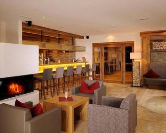 Hotel Garni Alpenjuwel - Serfaus - Bar
