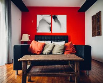 So Art Guesthouse - Tongluo Township - Sala de estar