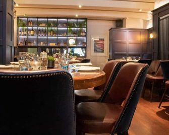 Quinlan & Cooke Boutique Townhouse and QCs Seafood Restaurant - Caherciveen - Bar