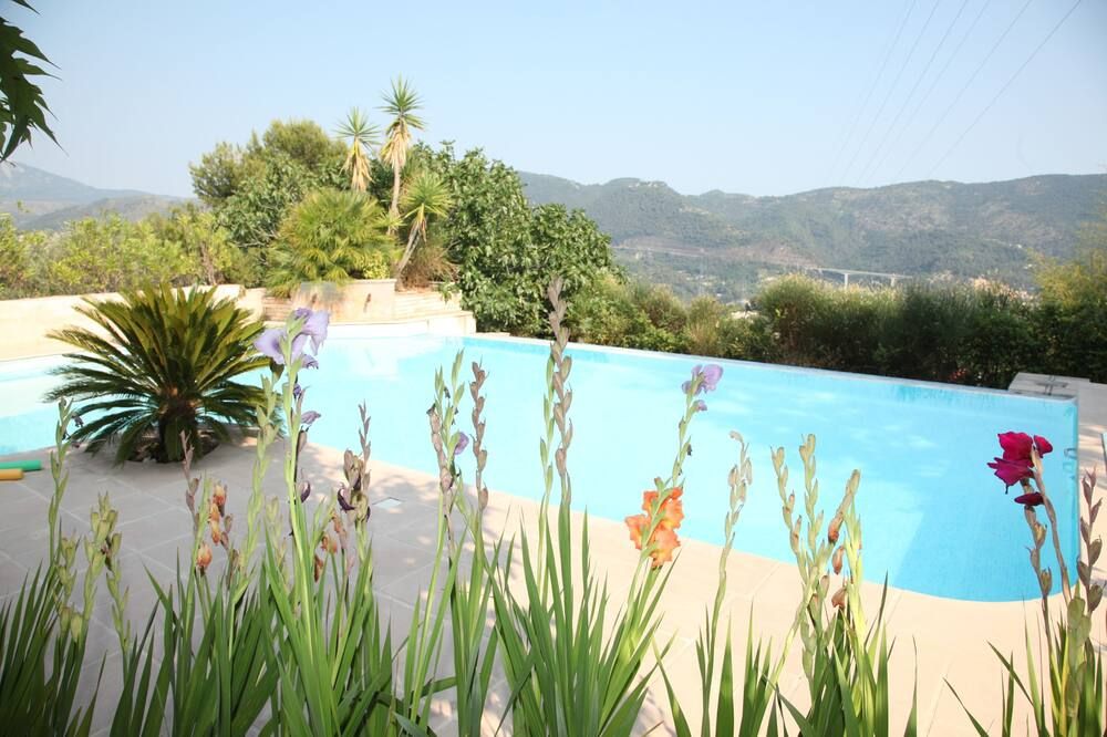 Aubergebleue - Stunning villa on Nice surroundings - ניס - בריכה