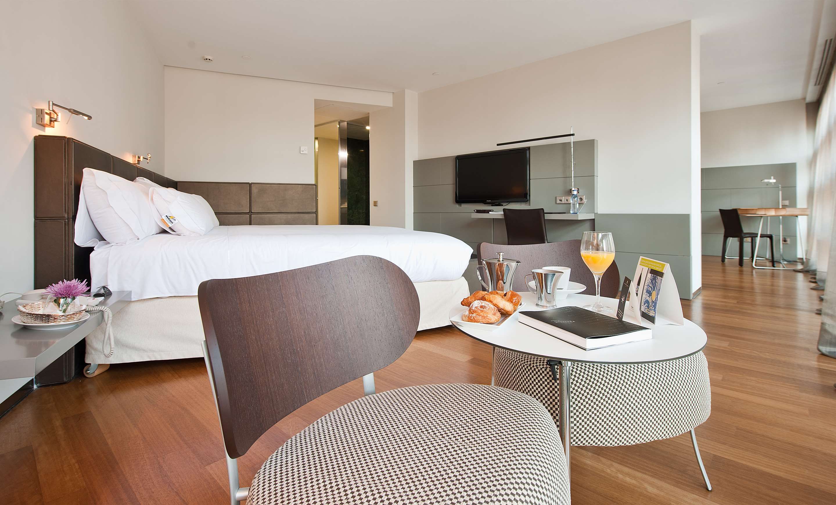 فندق رينا بترونيلا - سرقسطة - غرفة نوم