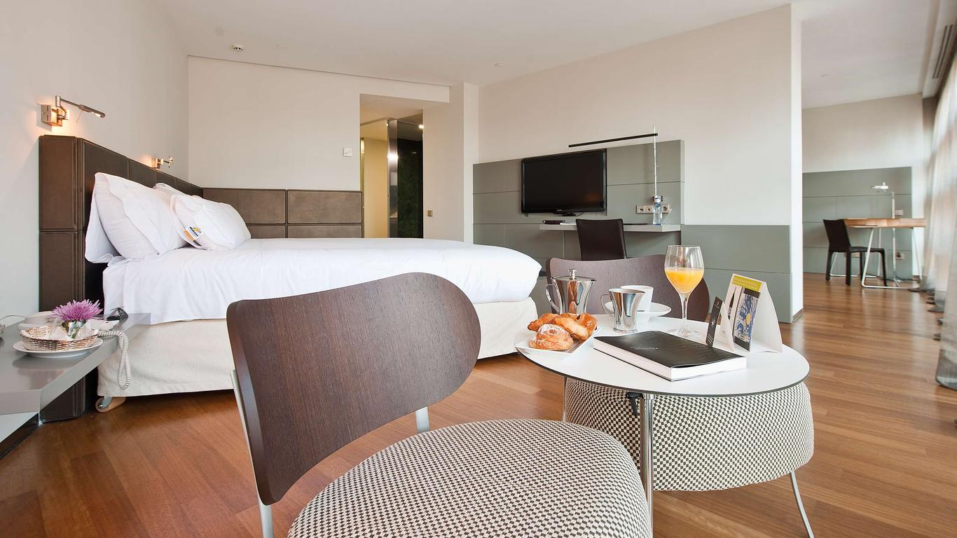 فندق رينا بترونيلا