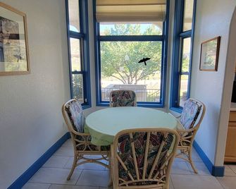 Beautiful Riverside Home - Truth or Consequences - Eetruimte