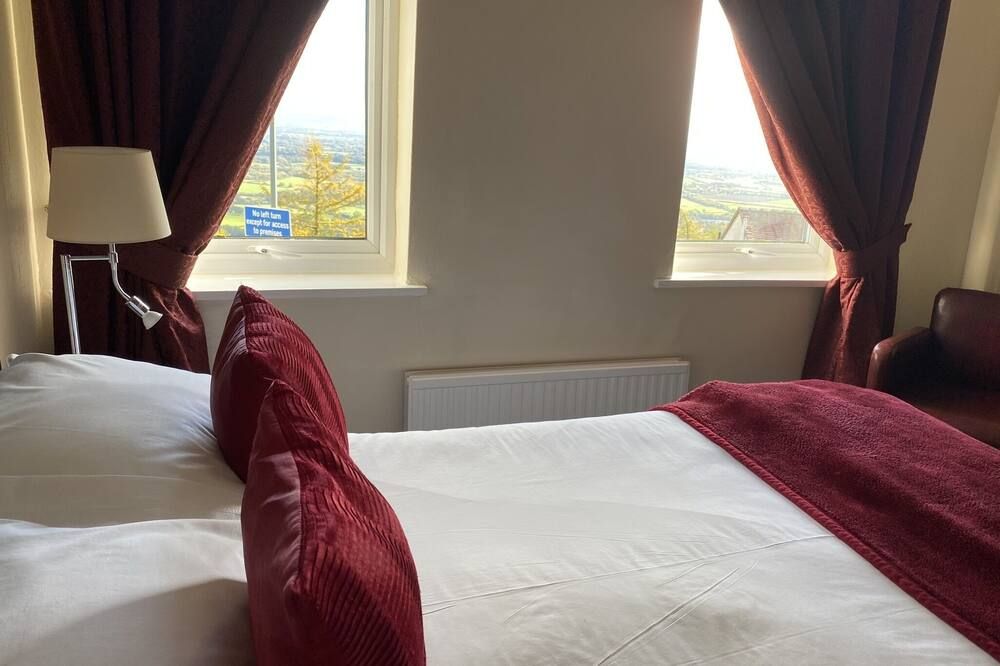 ذا ويتش إن - مالفرن - غرفة نوم