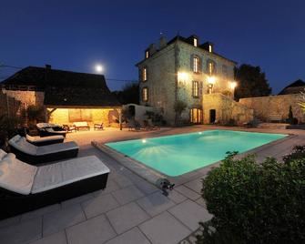 Beautiful mansion built in 1876 private swimming pool and landscaped garden - Vayrac - Piscina
